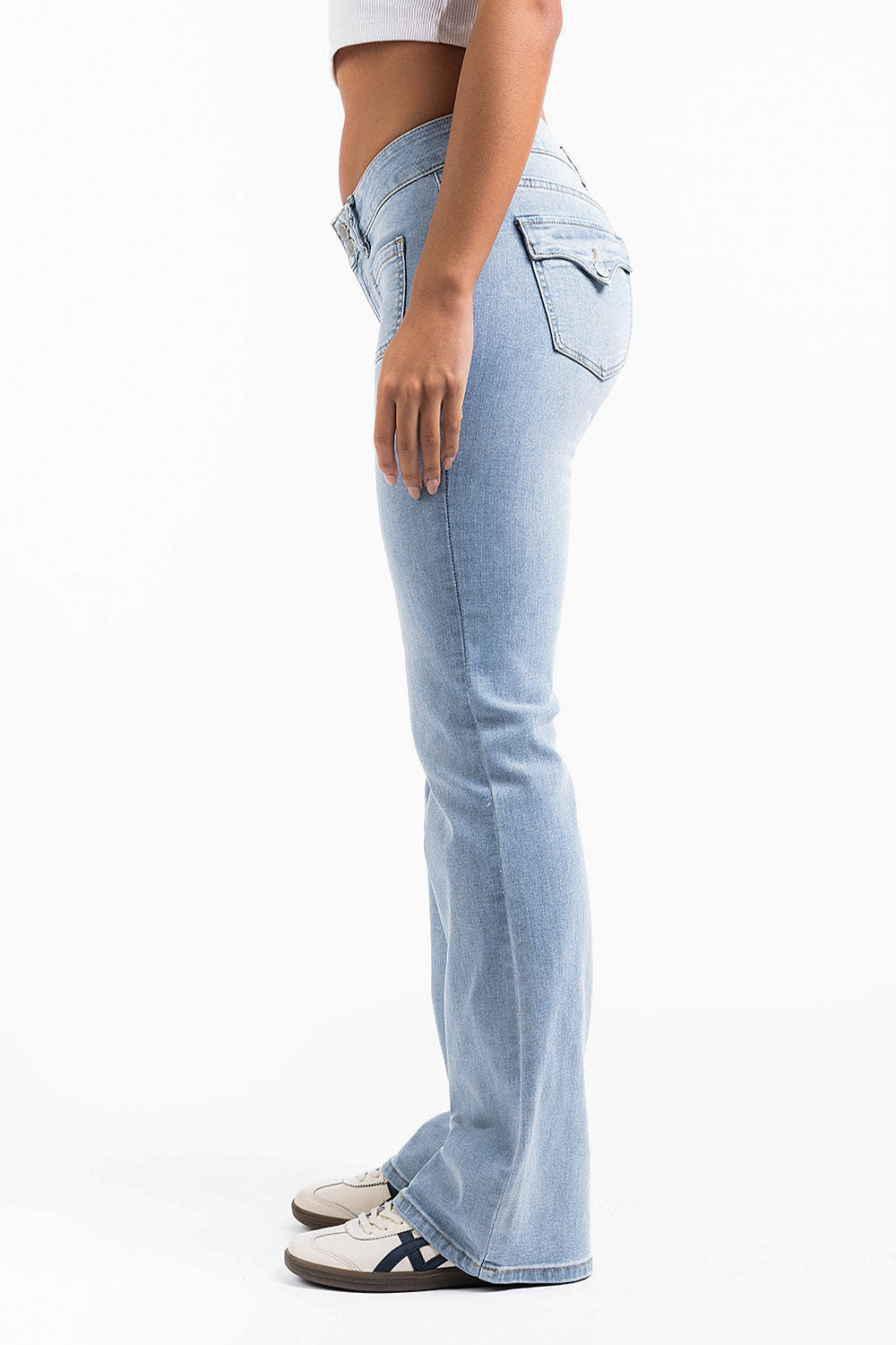 Claire 04Low Bootcut Jeans - Bleach Blue