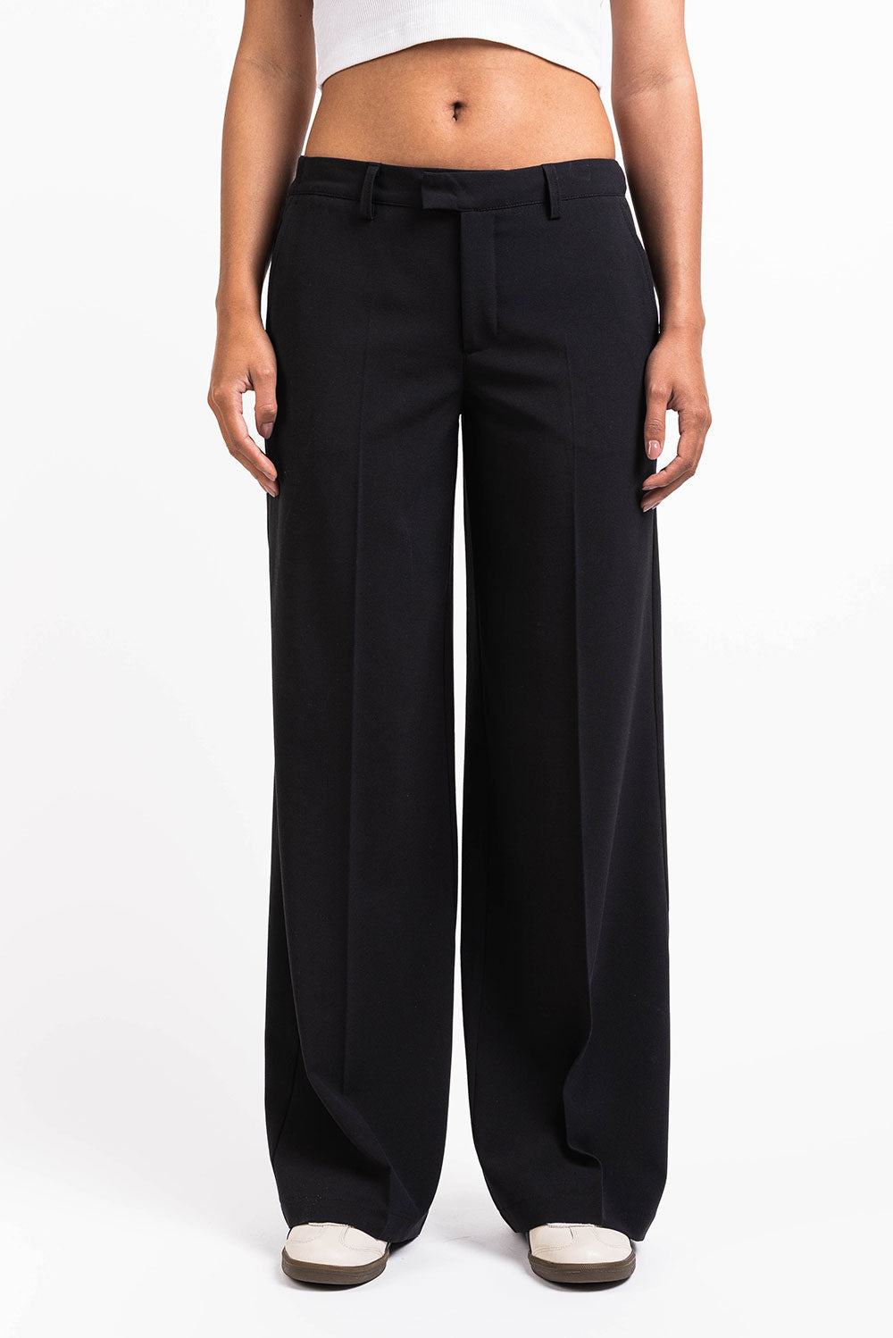 Thilde 01Low Wide Suit Pants - Black